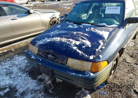 1995 Ford Escort Lx/Sport from USA, damaged, VIN 1FASP11J0SW152657